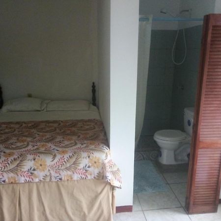Lulu Beach Hotel Corn Island Buitenkant foto