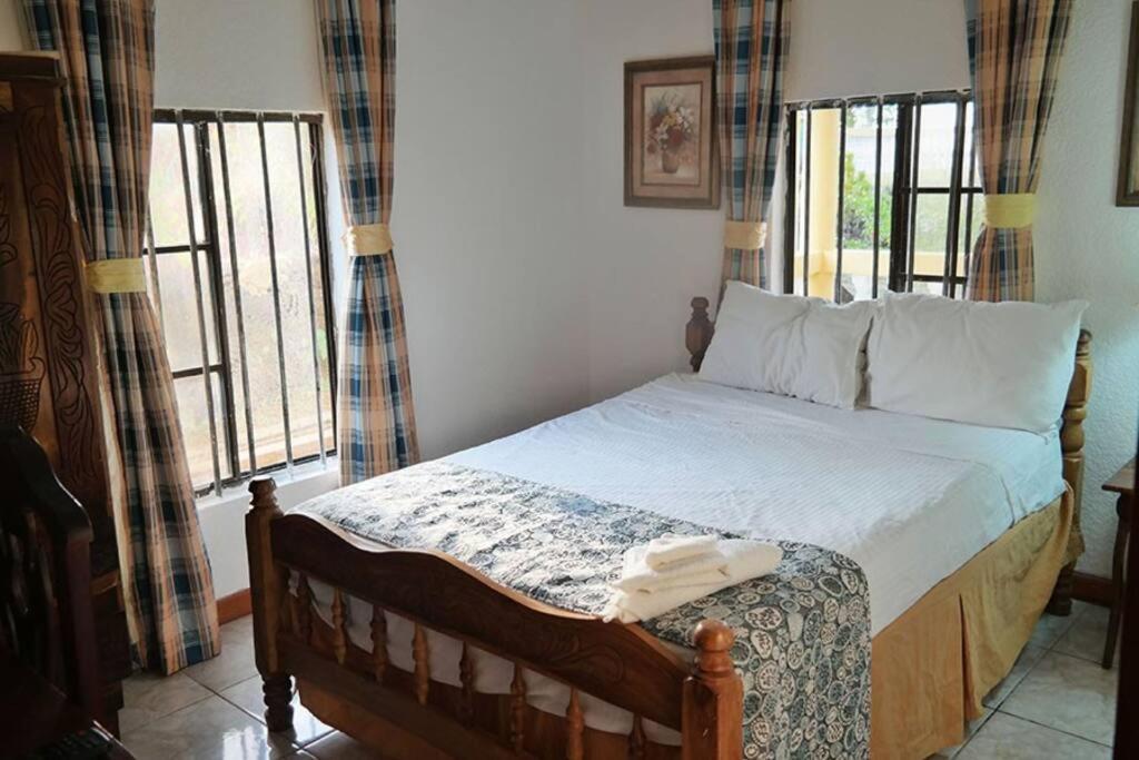 Lulu Beach Hotel Corn Island Buitenkant foto