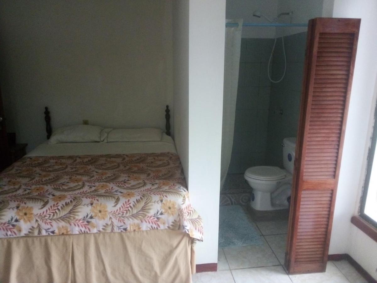 Lulu Beach Hotel Corn Island Buitenkant foto