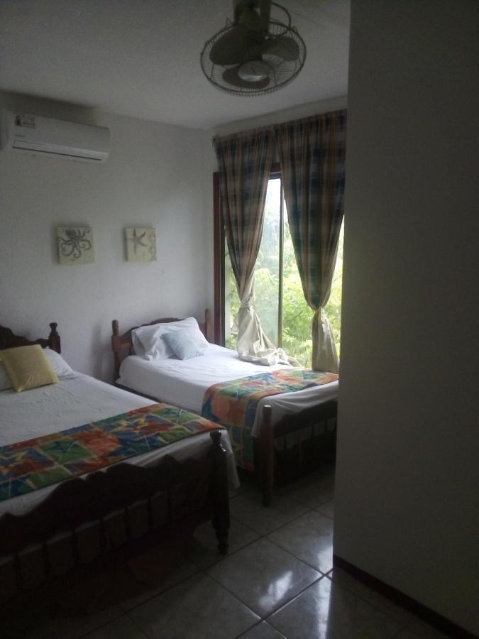 Lulu Beach Hotel Corn Island Buitenkant foto