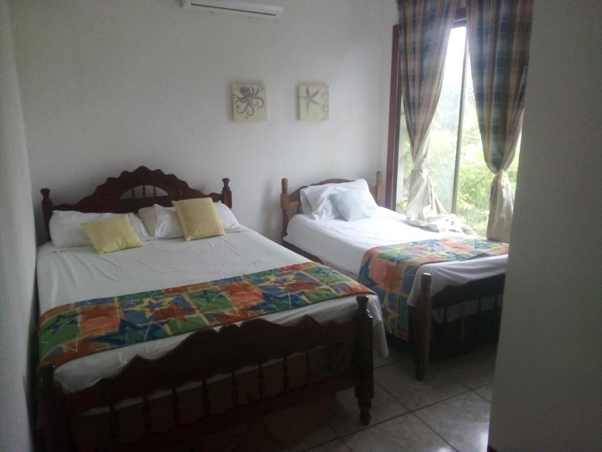 Lulu Beach Hotel Corn Island Buitenkant foto