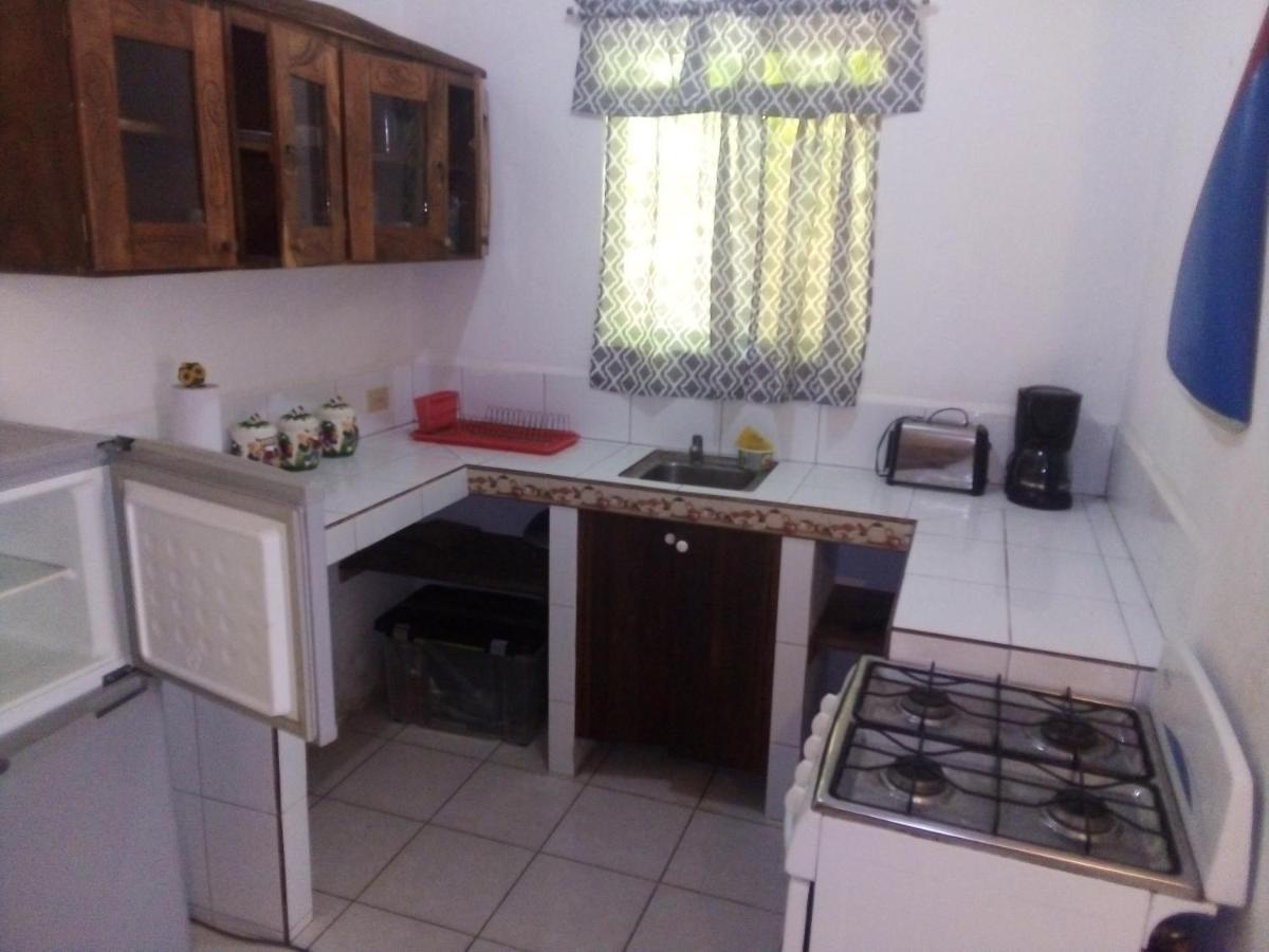 Lulu Beach Hotel Corn Island Buitenkant foto