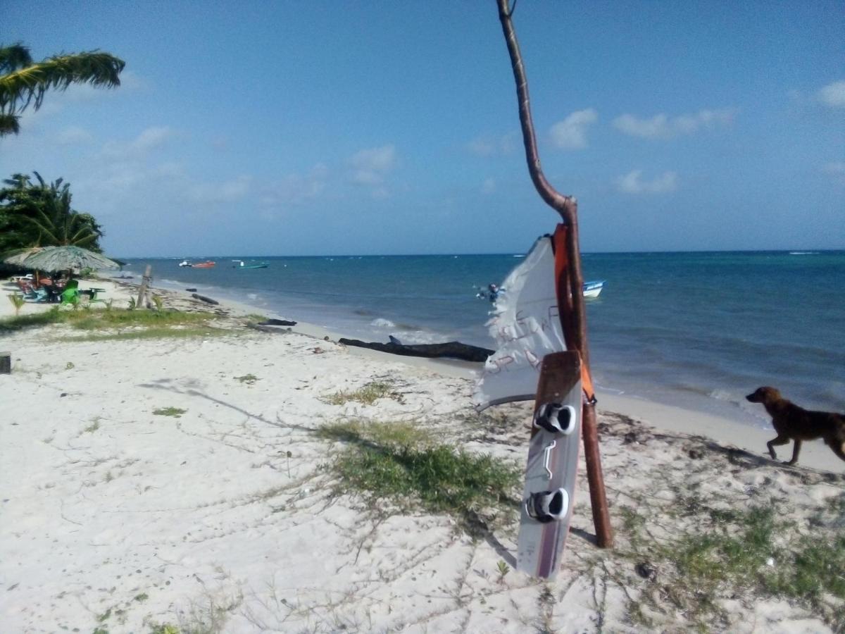 Lulu Beach Hotel Corn Island Buitenkant foto