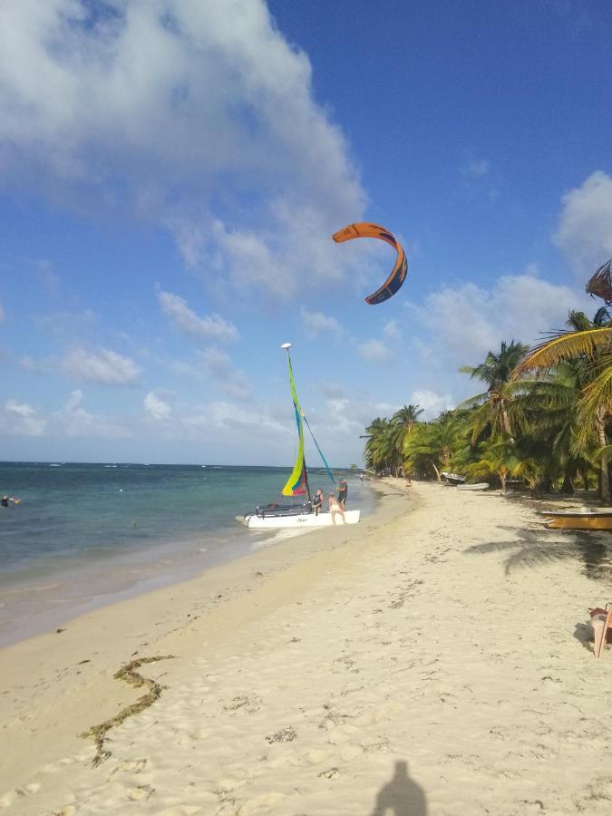 Lulu Beach Hotel Corn Island Buitenkant foto